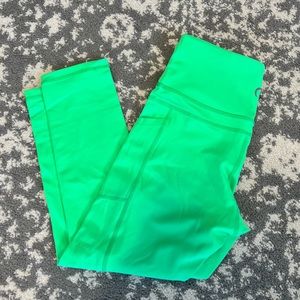 EUC Zyia Spring Bud Pocket Light n Tights Capri